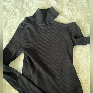 NWT DKNY black long sleeve/ sweater shoulder cut out